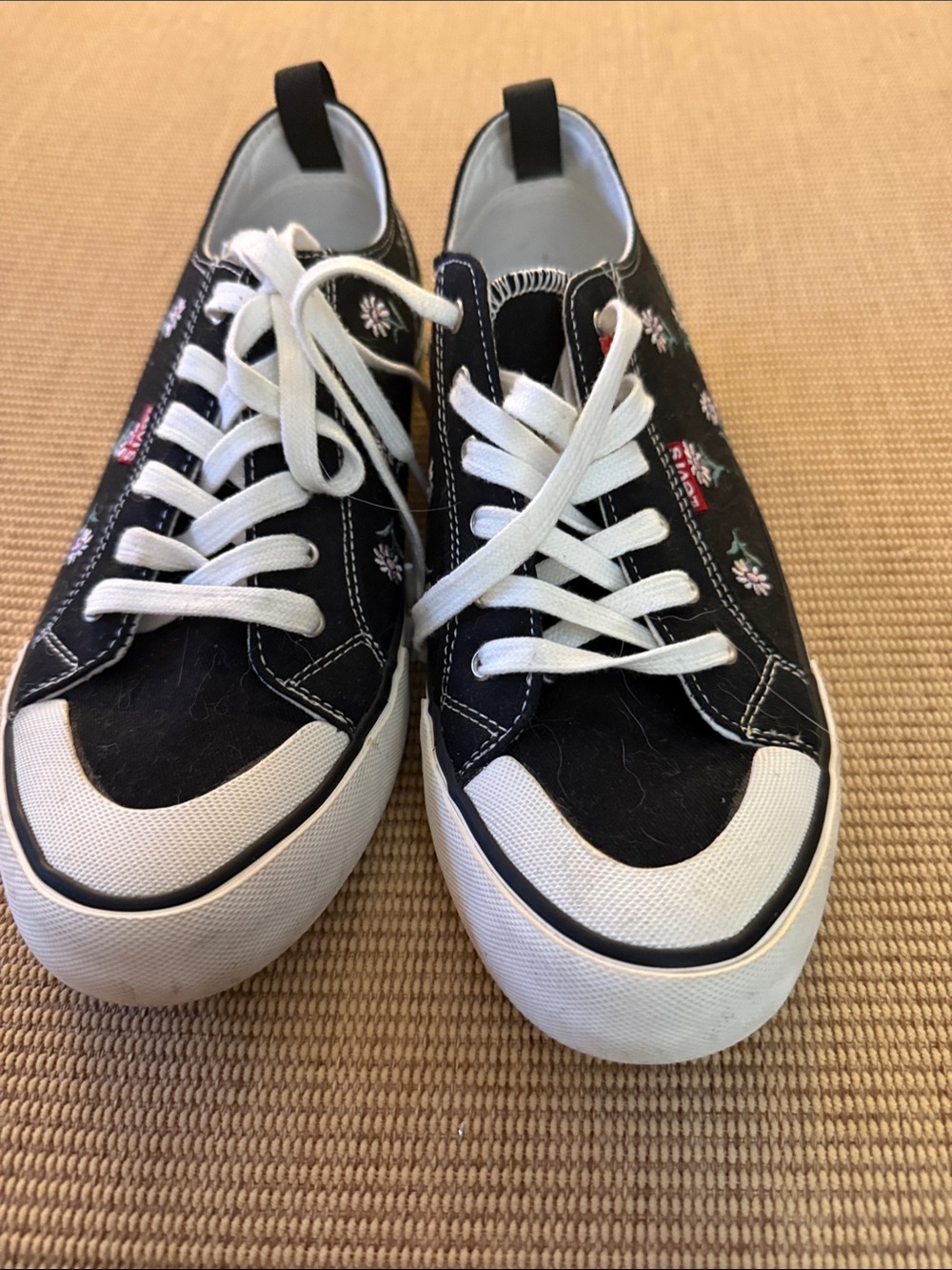 Levi's Black Canvas Floral Yellow Daisies Low-Top Sneakers - Women's 9